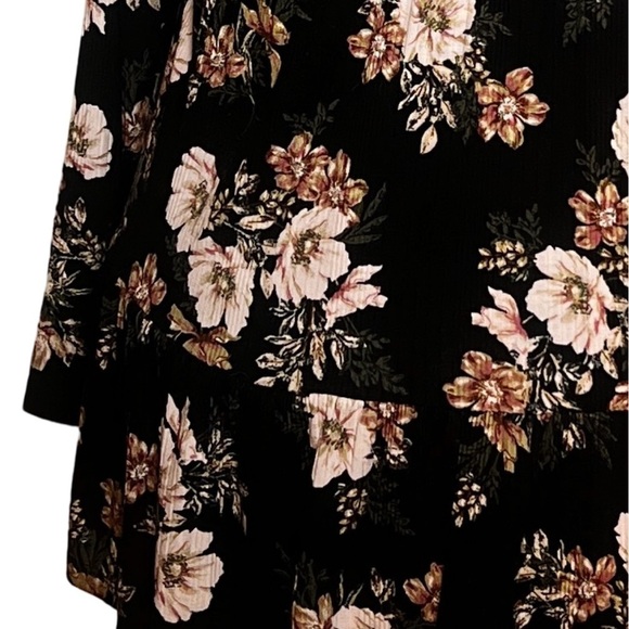 Torrid Ribbed Scoop Neck Shirred Tiered Babydoll Top (Size 2) - Picture 5 of 7